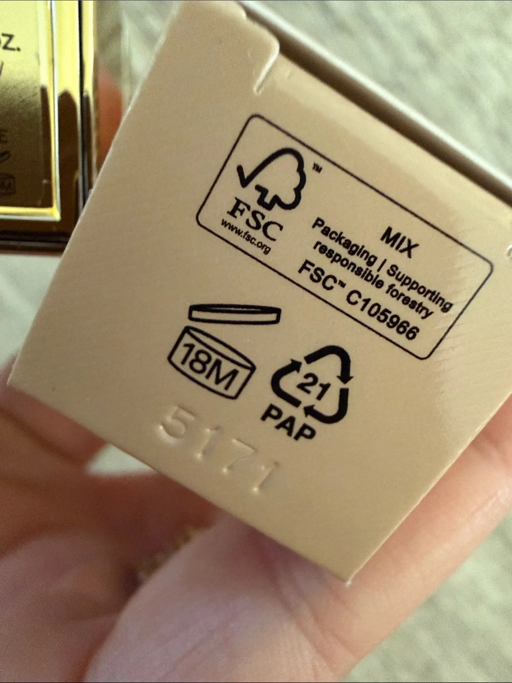 Burberry Matte Soft Pink Lipstick in Gold Case